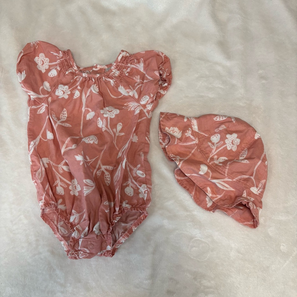 Carter's Romper & matching Sun Hat Set 12M Pink Floral